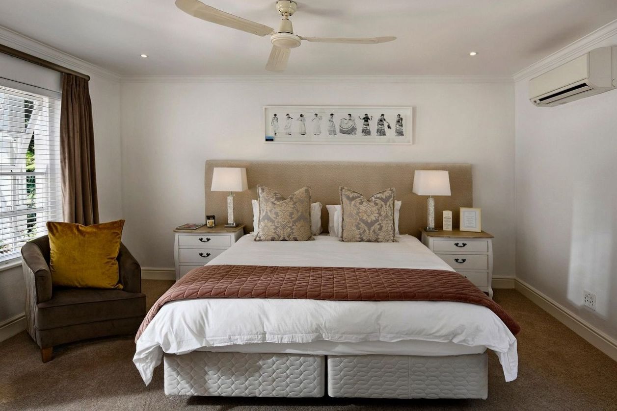 Suite junior avec salon séparé et chambre élégante